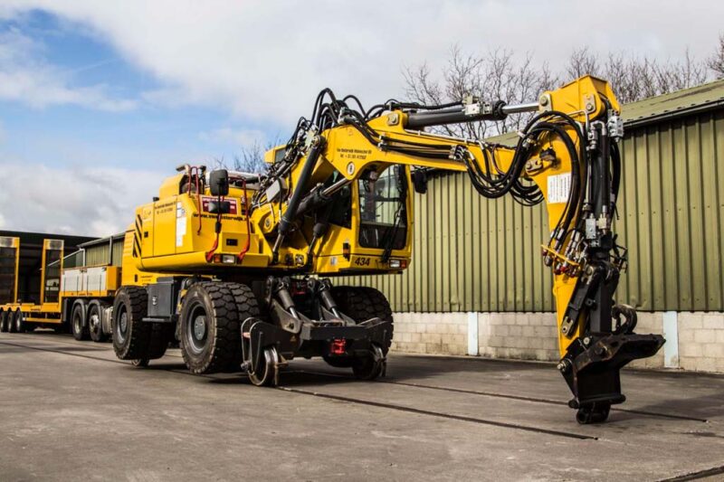 Rrv Machine Rail Road excavators - AMT Group