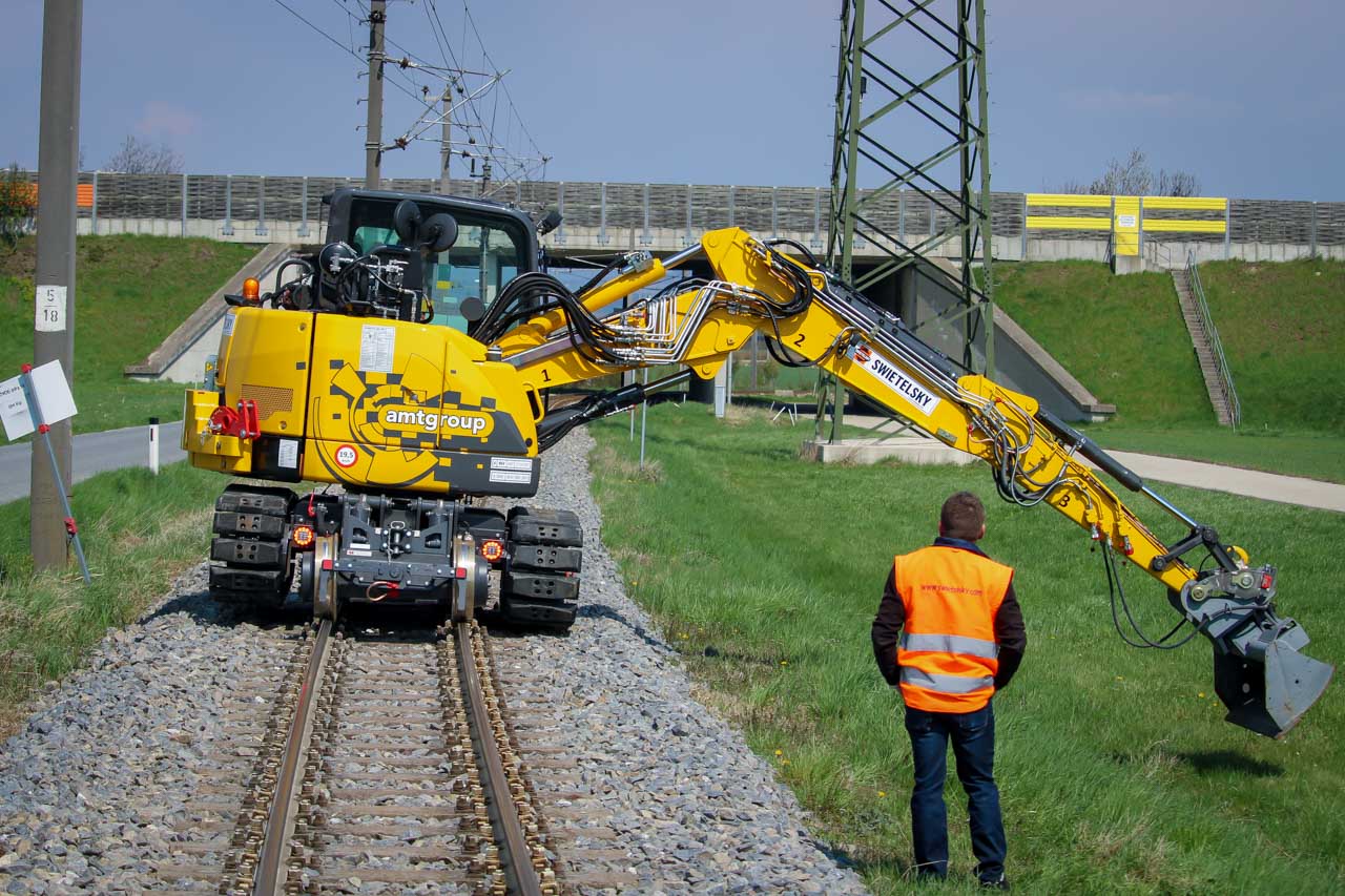 Rail road Crawler crane